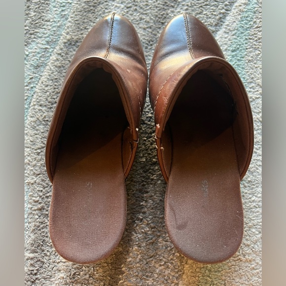 Clarks size 9 Brown Heel Clogs - Picture 5 of 5